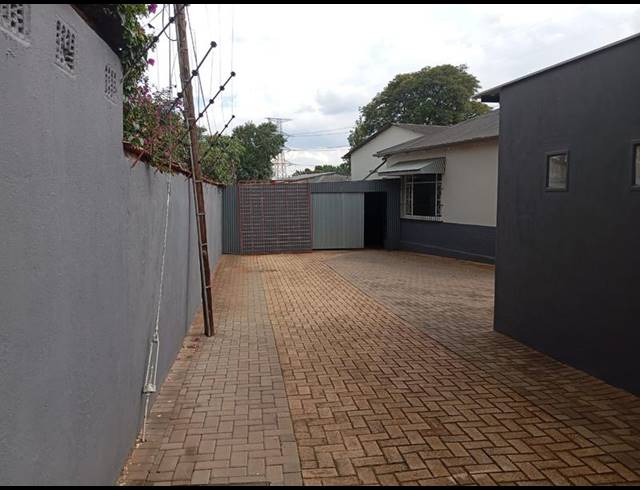 BUSINESS PROPERTY TO RENT IN PRIMROSE